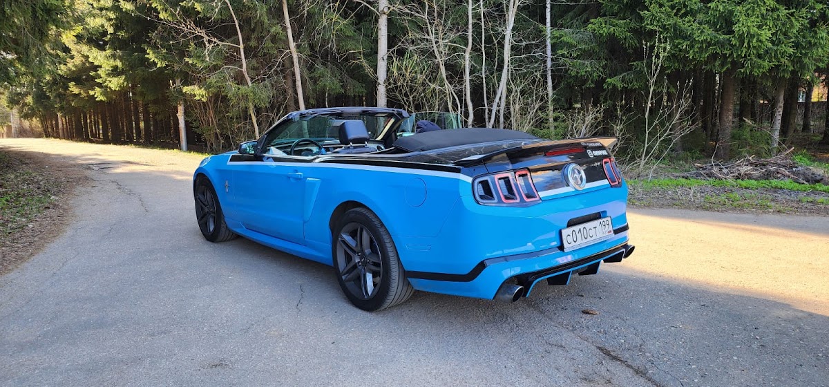 Ford Mustang Cabrio — кадр 3 из 6