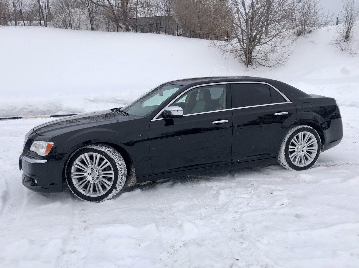 Chrysler 300C — кадр 2 из 8