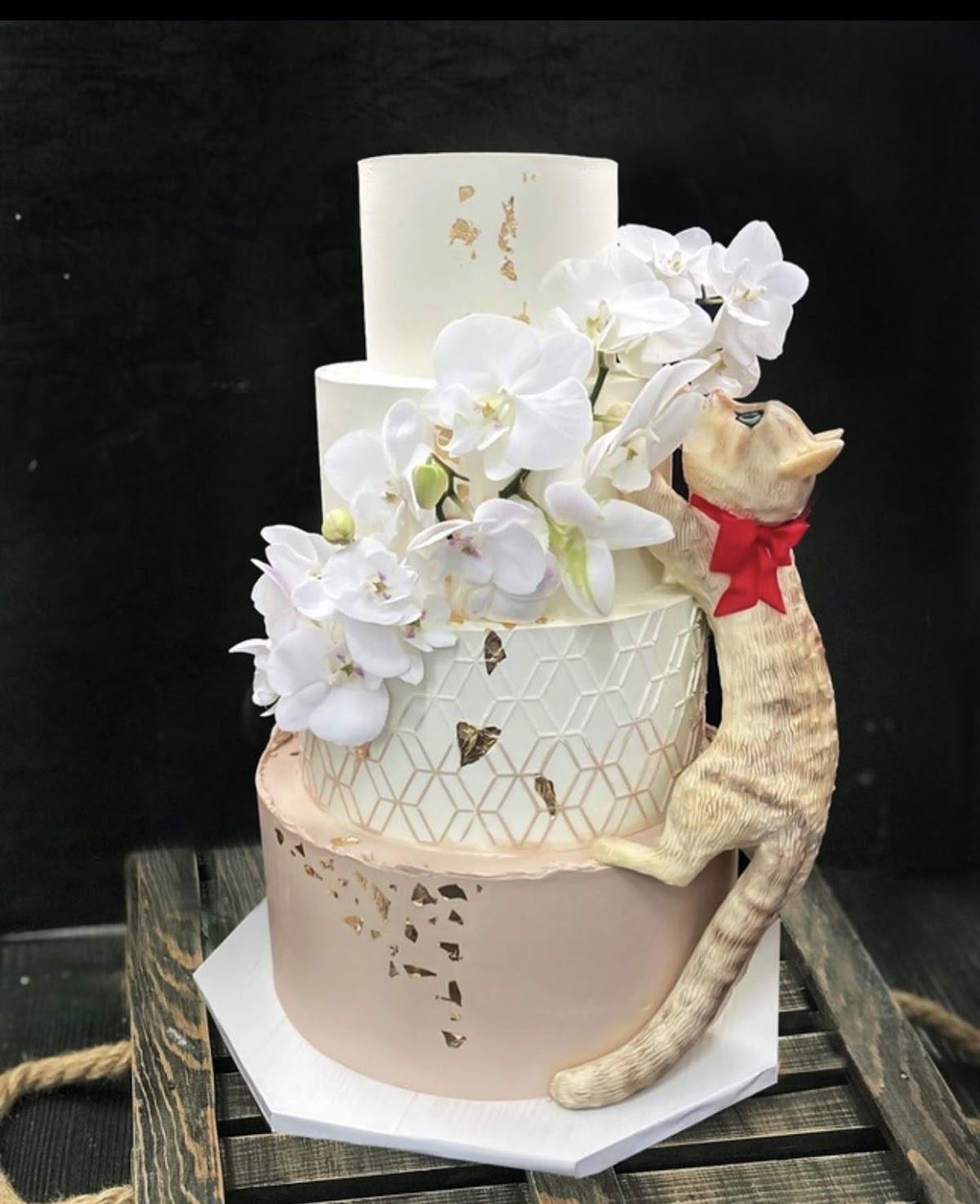 Торт в цветах (Cake in flowers) — кадр 2 из 82