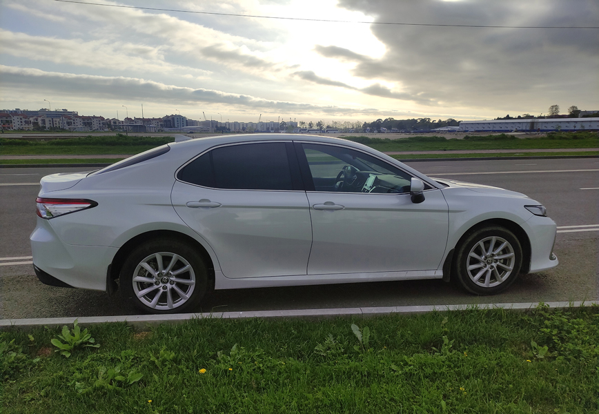 Toyota Camry V70