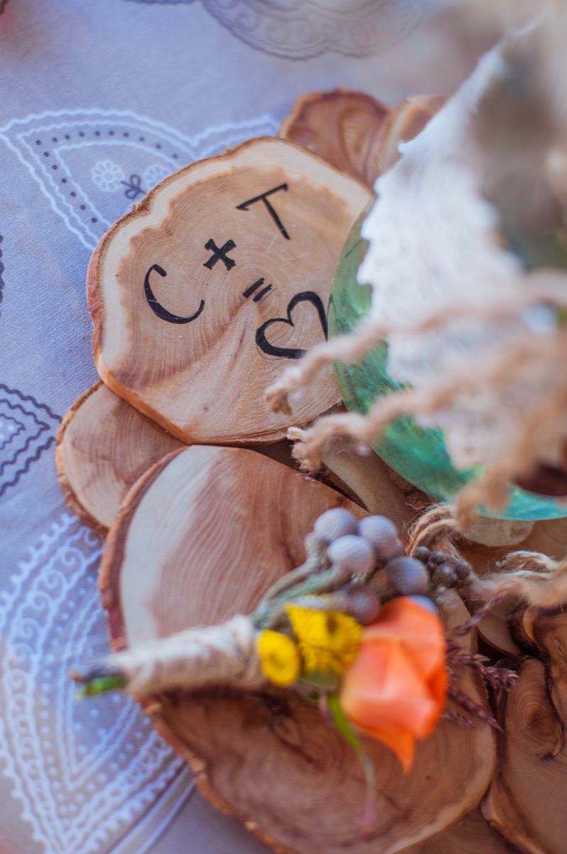 Осеннее Love story Станислав и Татьяна, декорации в стиле Рустик