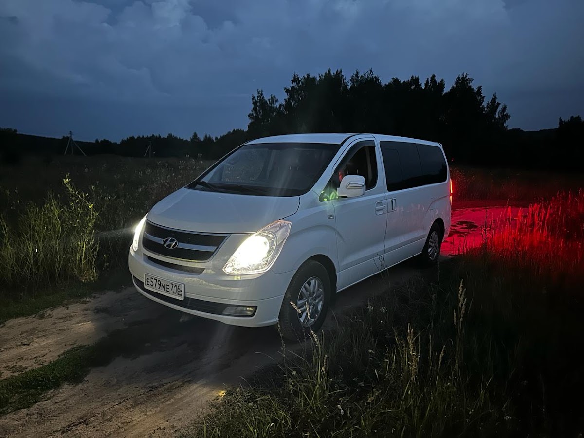 Hyundai Grand Starex