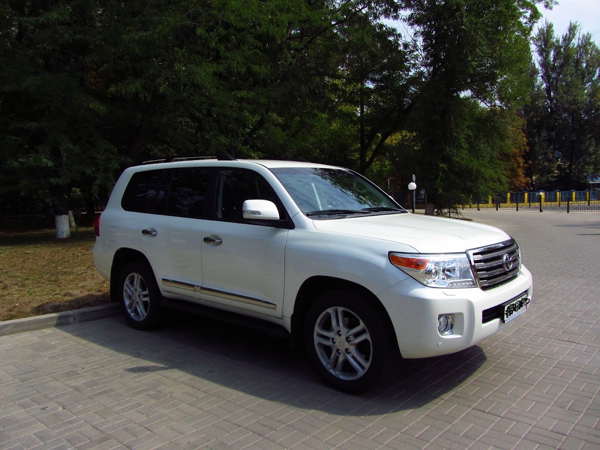 Toyota Land Cruiser 200