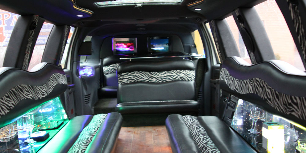 Лимузин Форд Экскершн/ Ford Excursion (Гос номер 321)