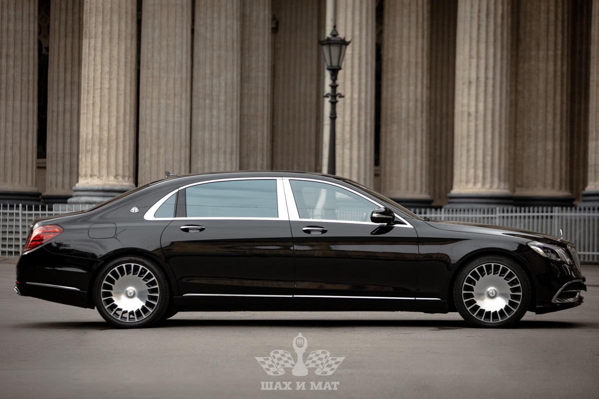 Mercedes Maybach S560 (темный салон) — кадр 2 из 18