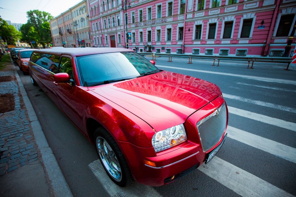 Chrysler 300S Red Naomi
