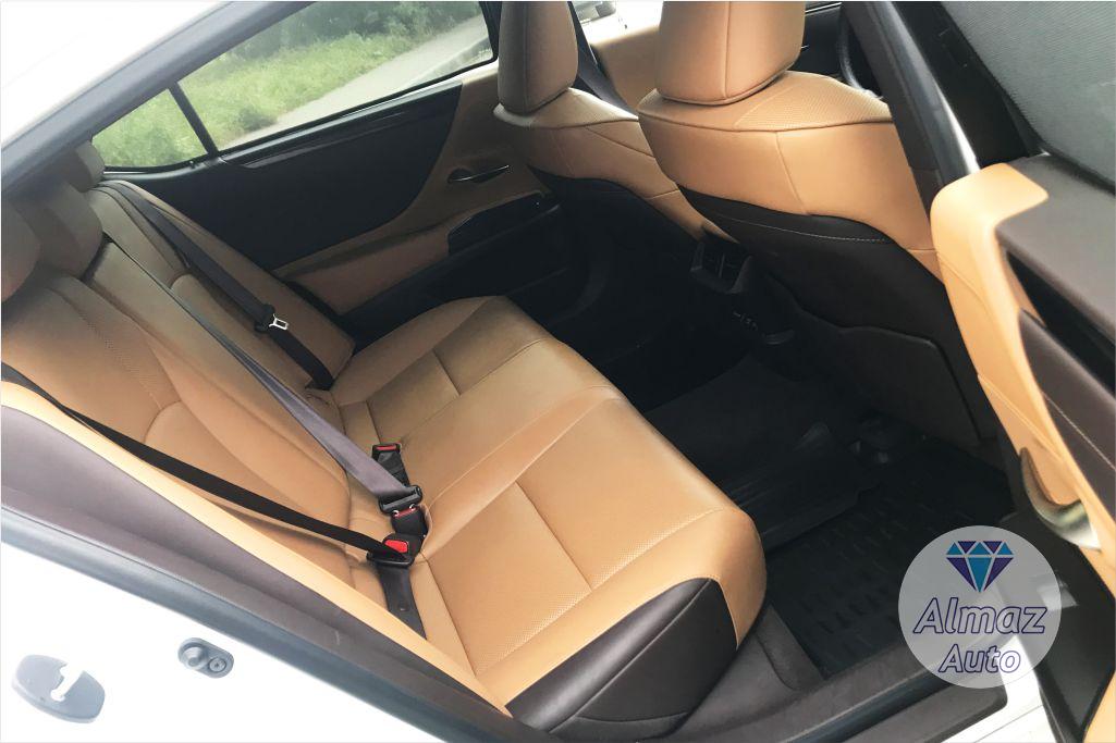 Lexus ES 2022 — кадр 4 из 7