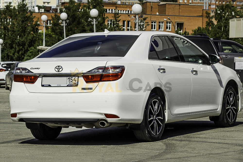 Toyota Camry V55 Exclusive Белая