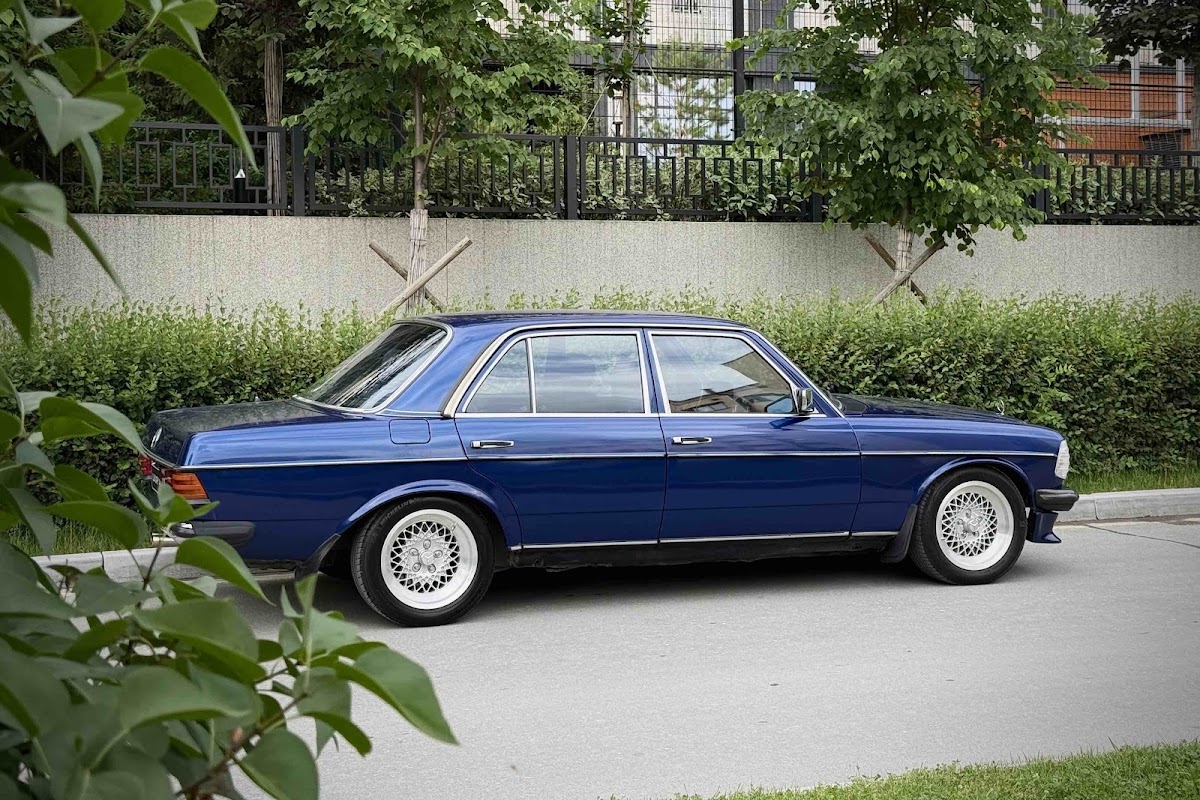 Mercedes Benz W213 1985 года