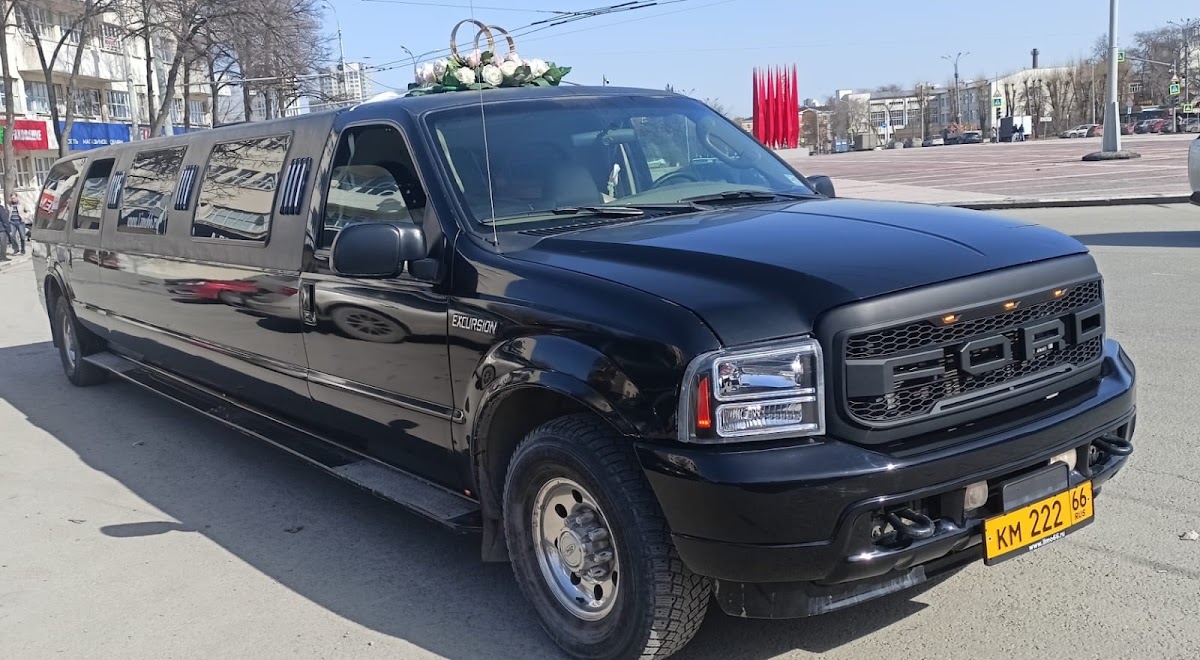 Ford Excursion — кадр 2 из 4