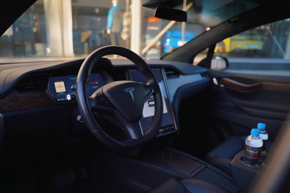 Tesla model Х