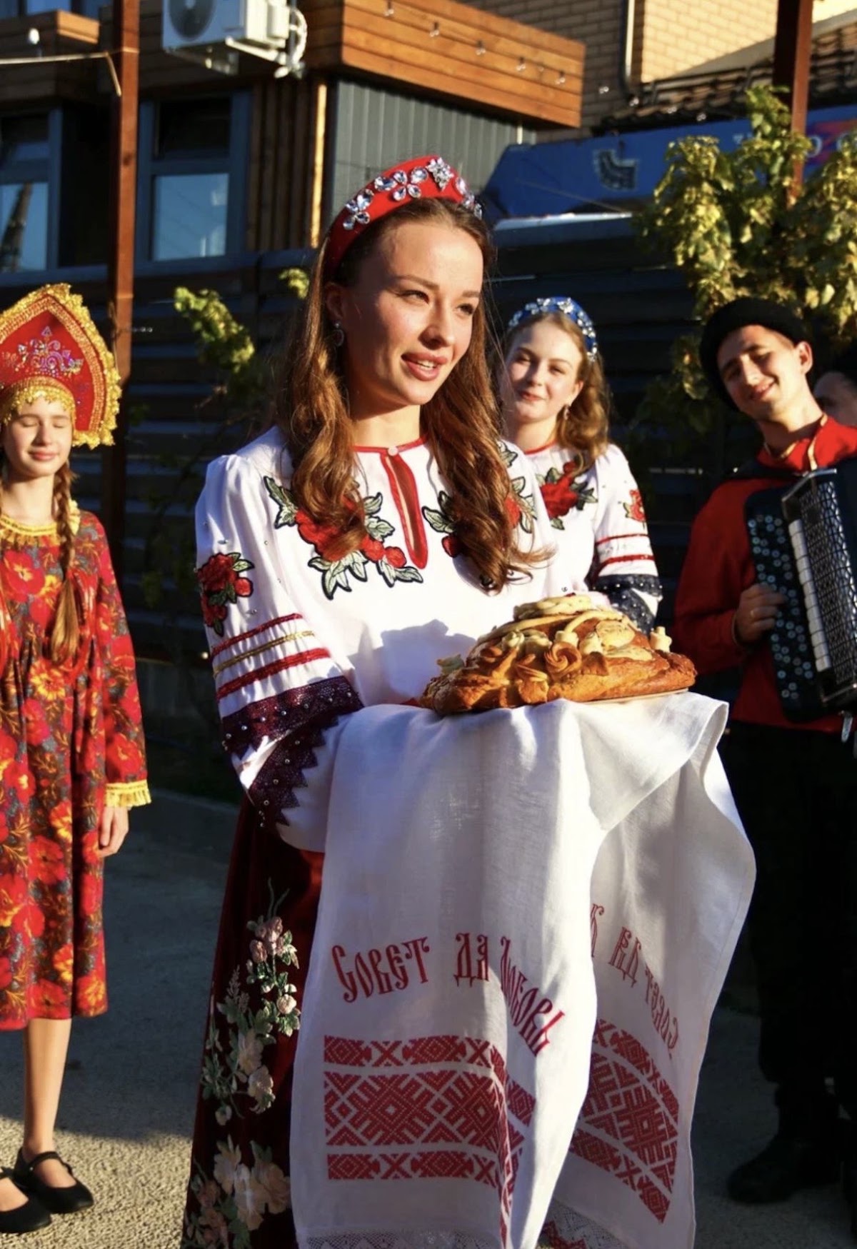 Сватовство, выкуп 🪗