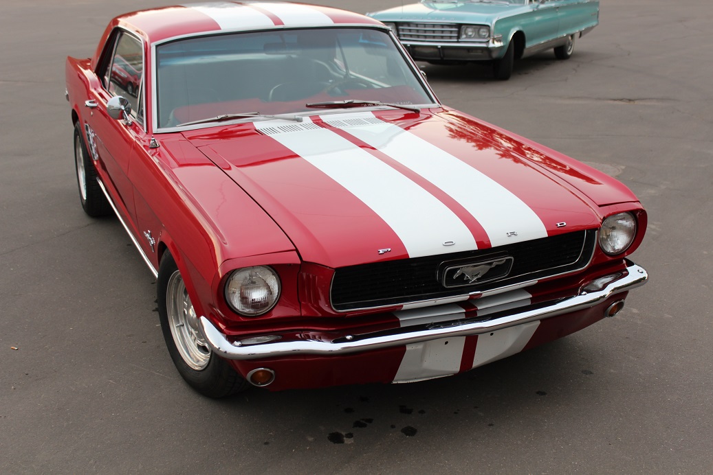 Ford Mustang 1966 — кадр 2 из 6
