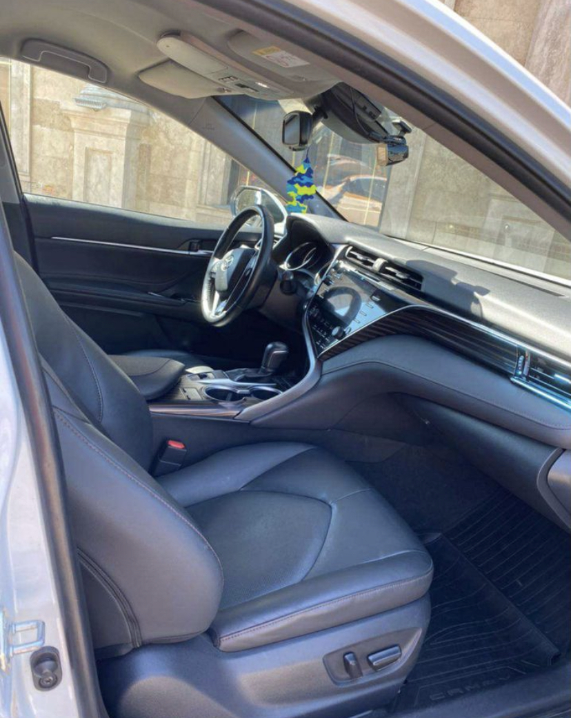 Toyota Camry V70